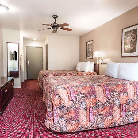 Days Inn By Wyndham St Peters/St Charles Saint Peters Dış mekan fotoğraf