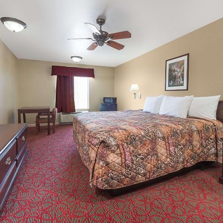 Days Inn By Wyndham St Peters/St Charles Saint Peters Dış mekan fotoğraf
