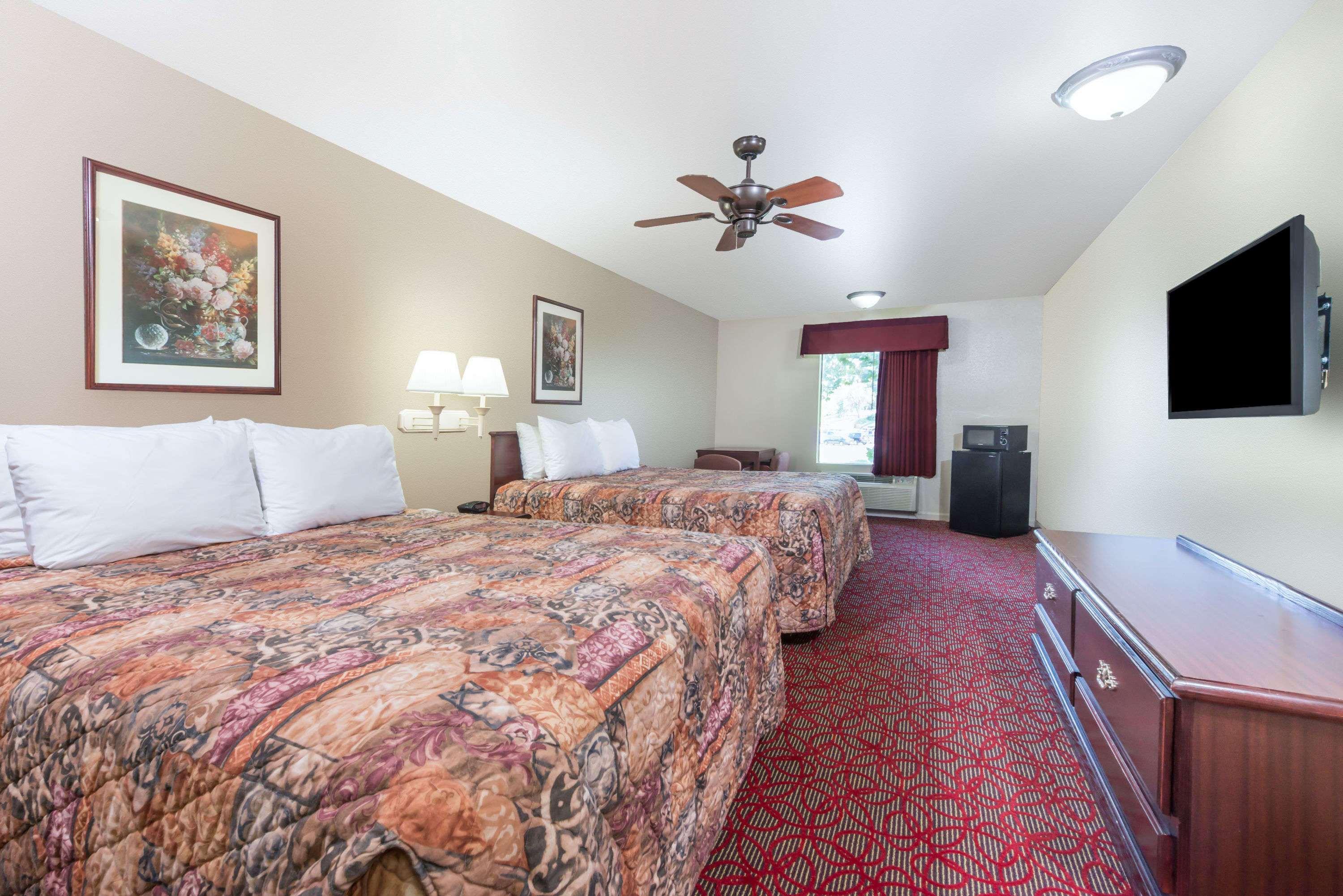 Days Inn By Wyndham St Peters/St Charles Saint Peters Dış mekan fotoğraf