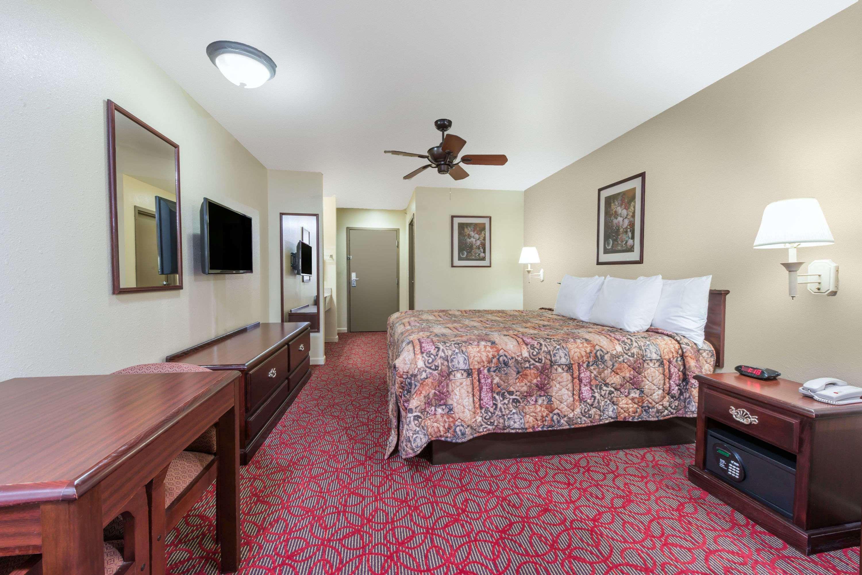 Days Inn By Wyndham St Peters/St Charles Saint Peters Dış mekan fotoğraf